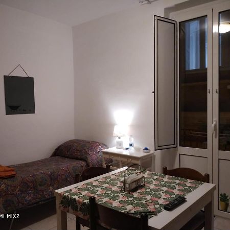 Camere Simili A Ostello Solo Per Uomini - Hostel-Like Rooms Only For Man Tarent Zewnętrze zdjęcie