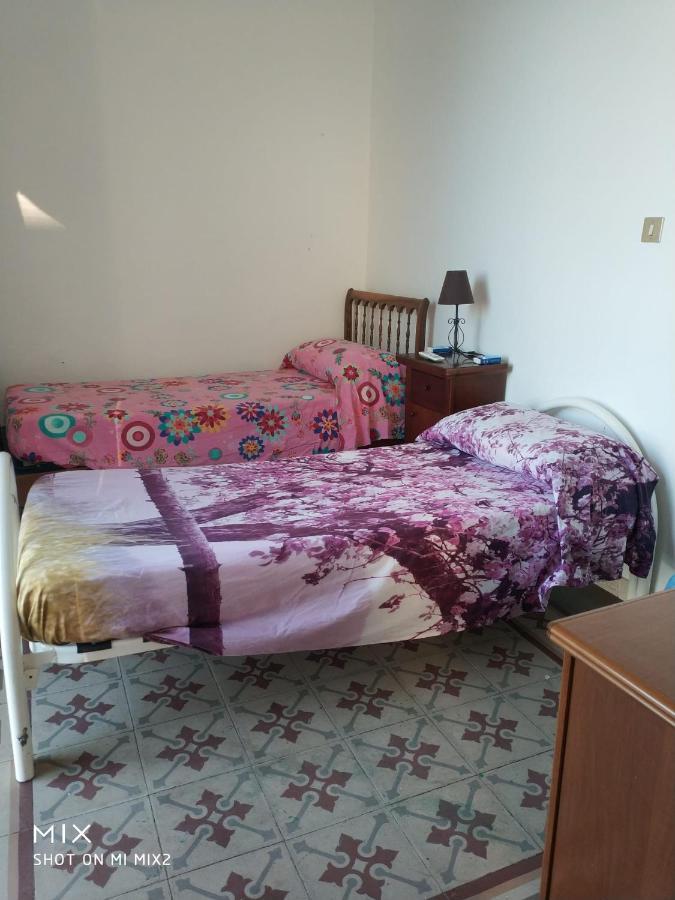 Camere Simili A Ostello Solo Per Uomini - Hostel-Like Rooms Only For Man Tarent Zewnętrze zdjęcie